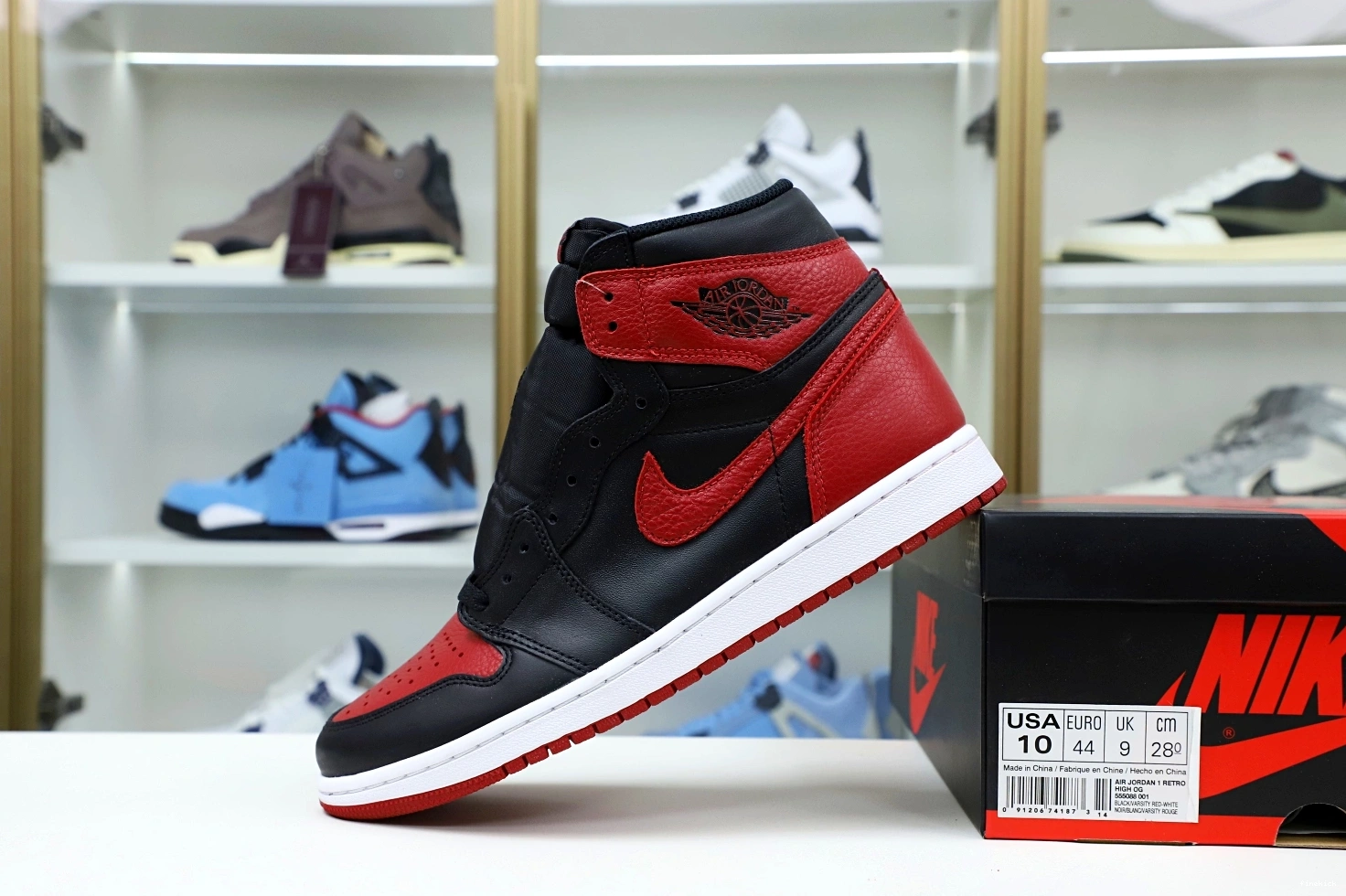 RETRO JORDAN 1 AIR 'BRED' HIGH OG 1011